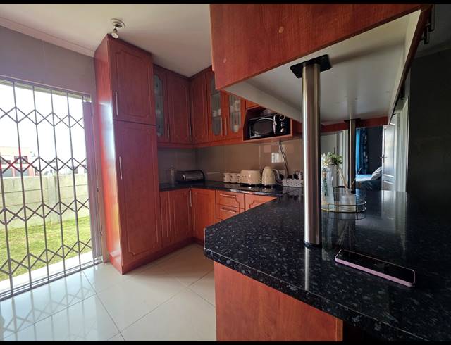 3 BEDROOM HOUSE FOR SALE IN DEVON PARK VILLAGE